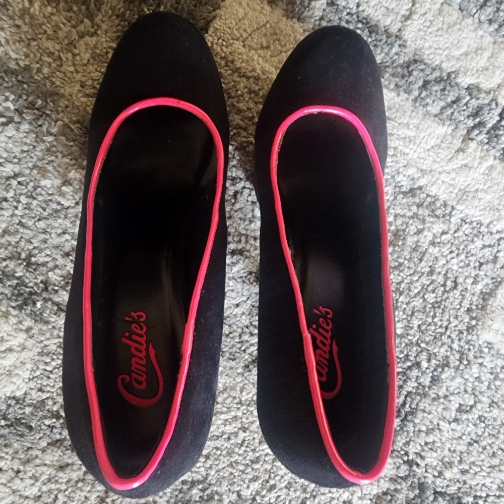 Pumps - Picture 2 of 4